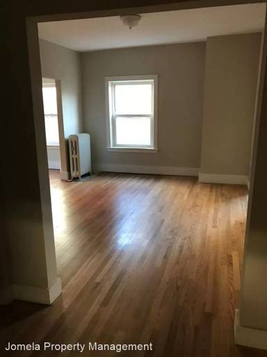 Main picture of 1932 E Kenilworth Pl