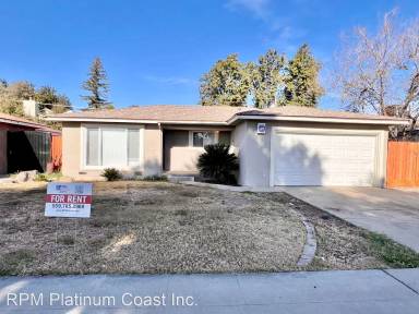 Main picture of 4741 E Santa Ana Ave