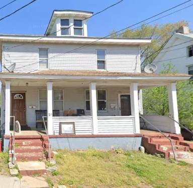 Main picture of 27 E Adams St