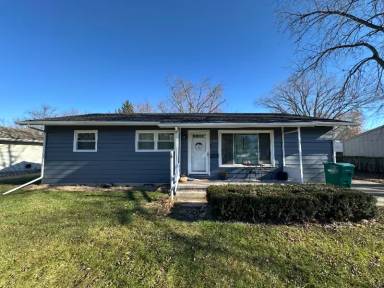 Main picture of 2226 Melrose Ave