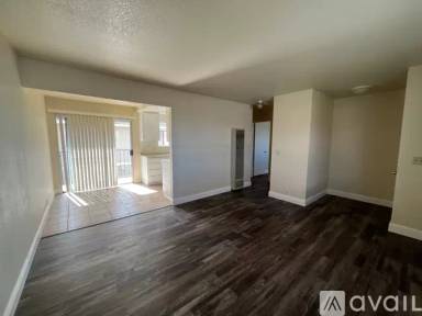 Main picture of 556 N Lincoln Ave
