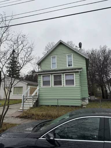 Main picture of 909 Clayton St