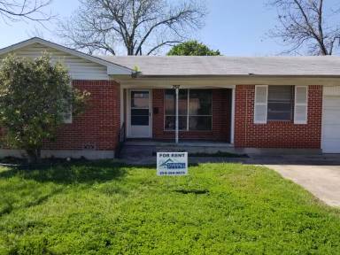 Main picture of 707 Alexander St