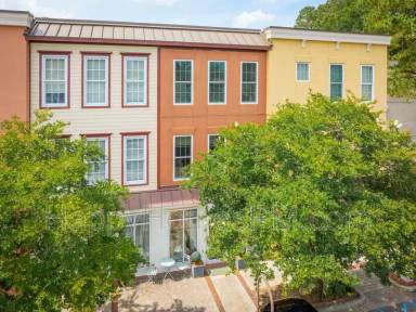 Main picture of 728 S Shelmore Blvd
