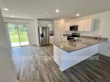 Main picture of 166 Maple Dr