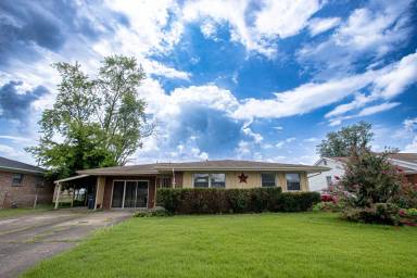 Main picture of 3701 Sweetser Ave