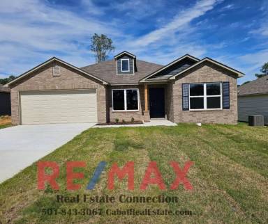 Main picture of 80 Leruss Blvd