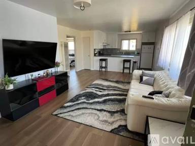 Main picture of 823 Easton Ave