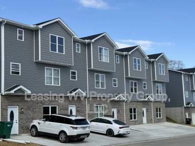 Main picture of 136 Christian Ct