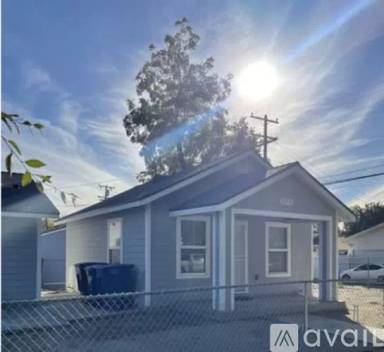 Main picture of 107 W Sunkist St