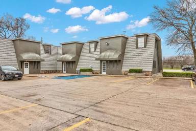 Main picture of 3350 McFaddin St