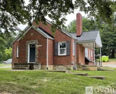 Main picture of 3652 Roundhill Ave NW