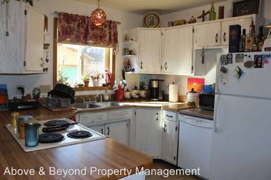 Main picture of 911 Jeanette Pl