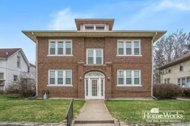 Main picture of 321 W 4th St