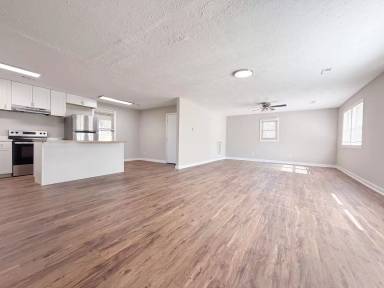 Main picture of 325 Petite Dr