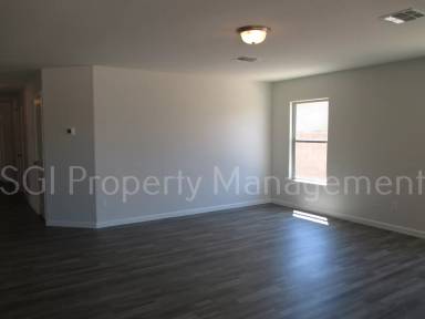 Main picture of 1057 W Greyhawk Loop