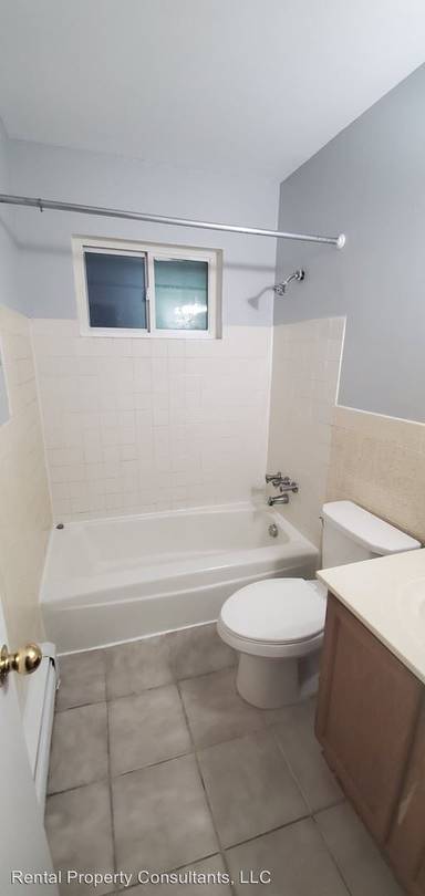 Main picture of 951 33rd St SE