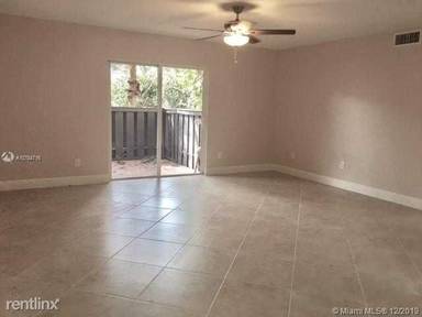 Main picture of 10738 N Kendall Dr