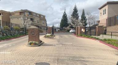 Main picture of 600 Moon Cir