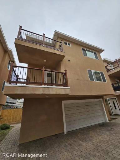 Main picture of 3262 Imperial Ave