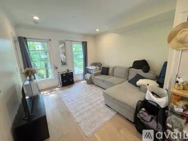 Main picture of 276 Paris St