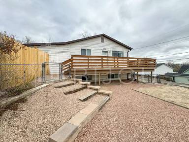 Main picture of 722 W Madison St