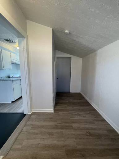 Main picture of 540 1/2 S Flood Ave