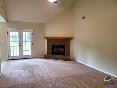 Main picture of 204 Park Ln