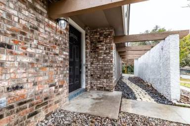 Main picture of 14103 Forum Rd