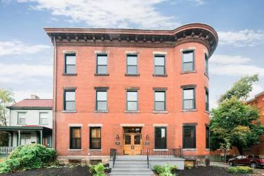 Main picture of 1202 W North Ave