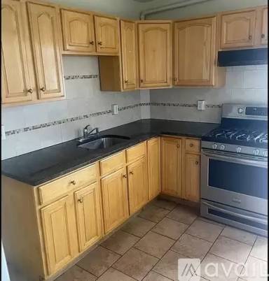 Main picture of 1106 W Tilghman St