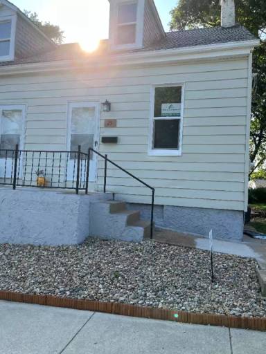 Main picture of 25 S 16th St