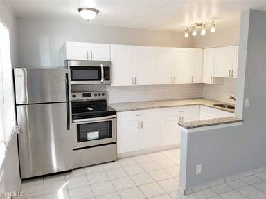 Main picture of 631 NE 8th Ave