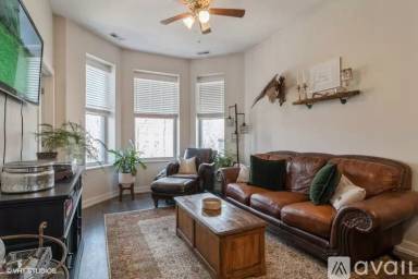 Main picture of 2503 W Walton St