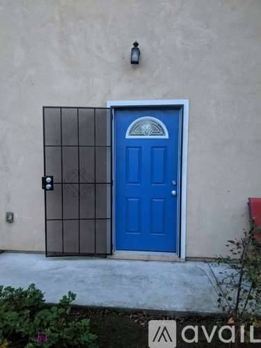 Main picture of 5819 Bayview Ave