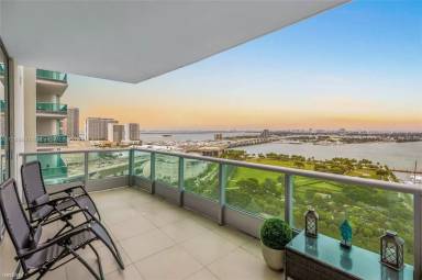 Main picture of 900 Biscayne Bay Condos