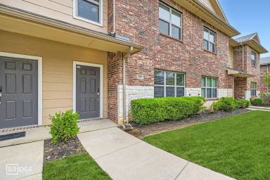 Main picture of 1325 Lake Crest Ln