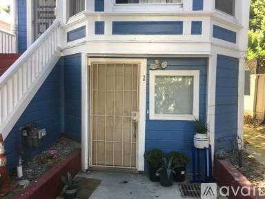 Main picture of 1420 Center St