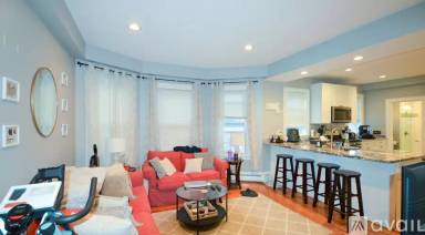 Main picture of 62 Mapleton St