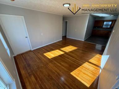 Main picture of 52 Pitman St