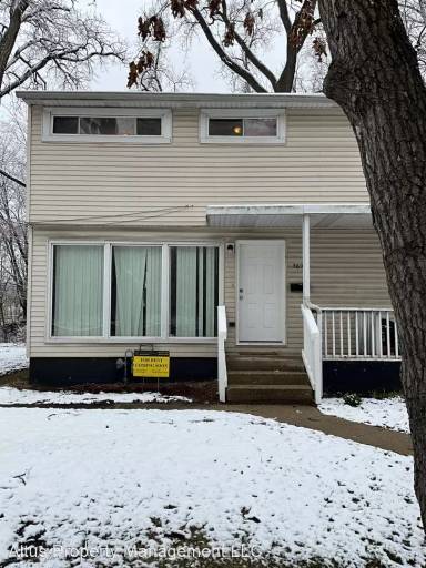 Main picture of 3606 E 9th Ave