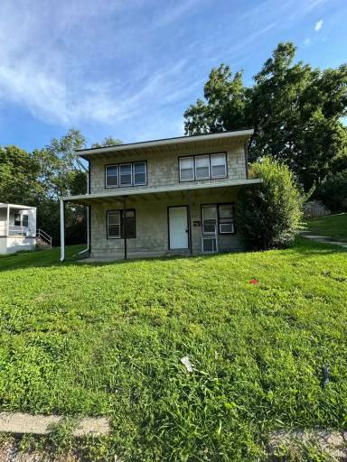 Main picture of 1422 1/2 W Waldo Ave