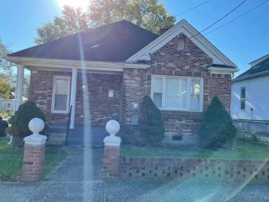 Main picture of 612 Maple Ave