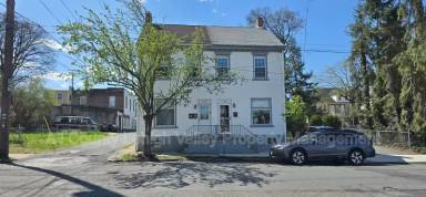 Main picture of 118 E North St