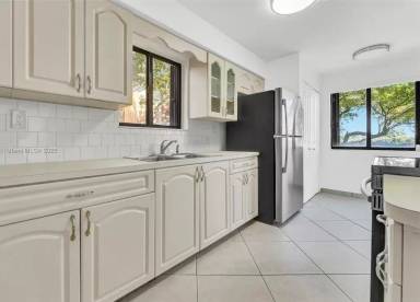 Main picture of 15509 Miami Lakeway N