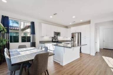Main picture of 6311 Peony Ct