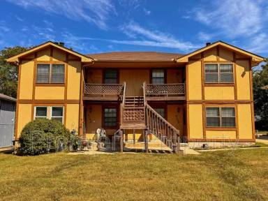 Main picture of 9130 E 85th St