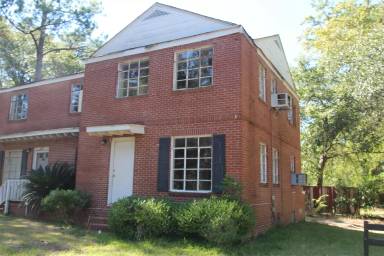Main picture of 803 N Cleveland St