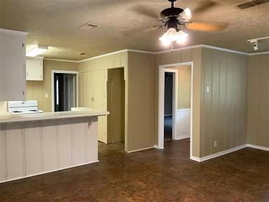 Main picture of 1718 Tulip Ln