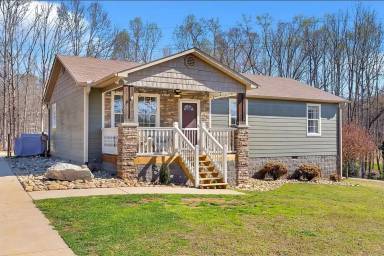 Main picture of 450 Lindsey Lake Rd